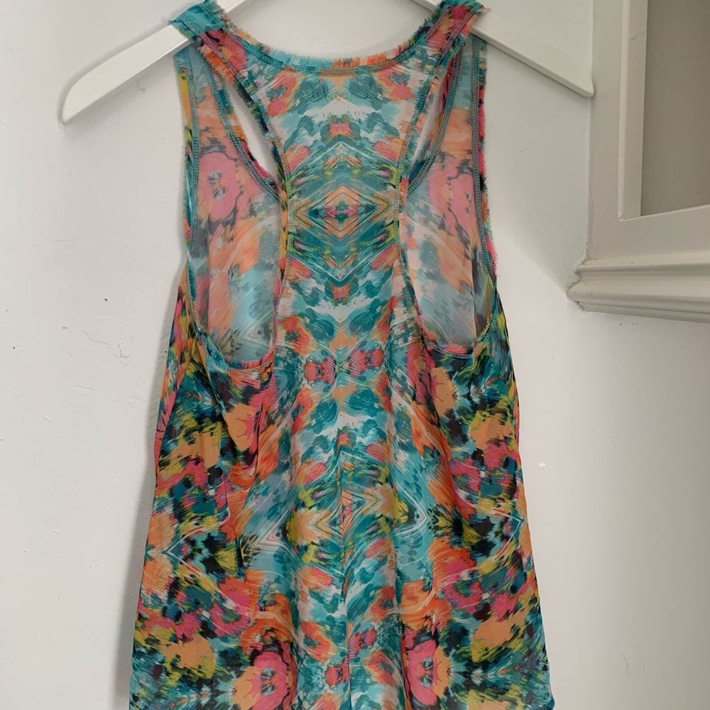 Patterned tank - Picture 2 of 2